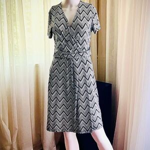 Talbots Black and White pattern short sleeve dress. V-neck A- line. Size M